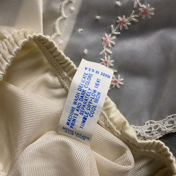 Vintage Vanity Fair Small L Half Slip Off White Cream Rose Embroidery Sheer Slit - Picture 4 of 7